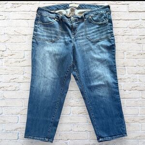TORRID Capri Length Jeans Size 22